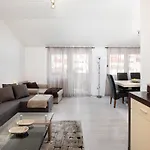 Apartment Aston Pula