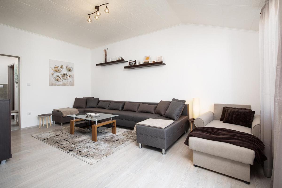 Apartment Aston
